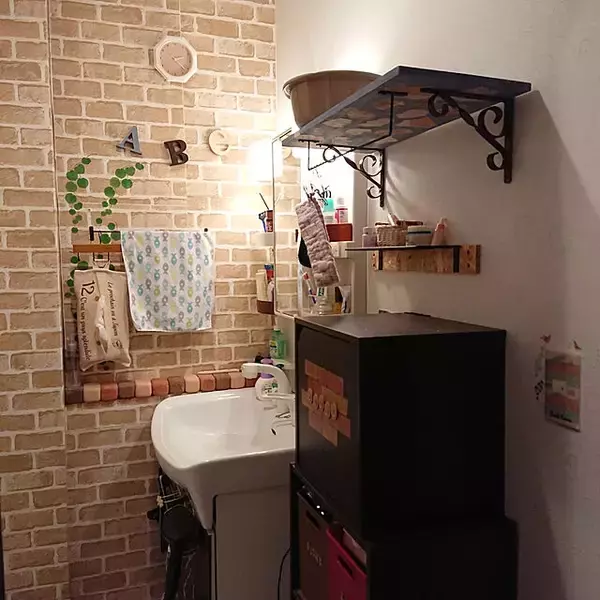 「プチプラなのに使える！お部屋にマッチするダイソーの時計」の画像