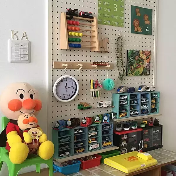 「プチプラなのに使える！お部屋にマッチするダイソーの時計」の画像