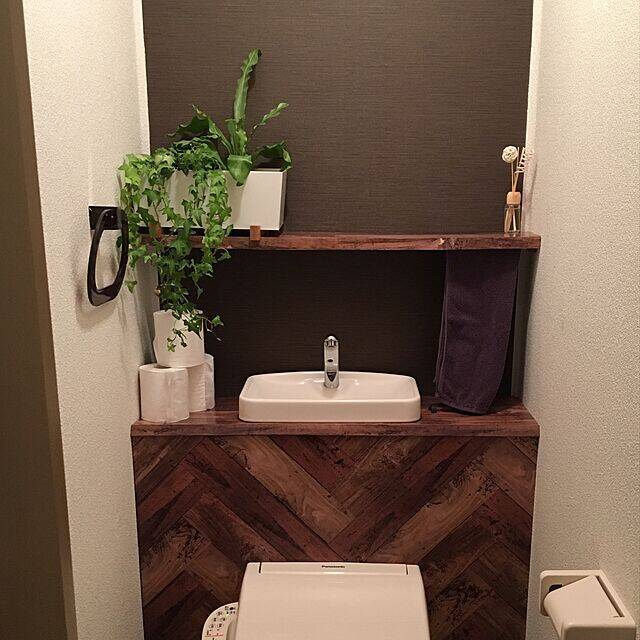 貼るだけなのに大変身！ダイソーのリメイクシート活用術