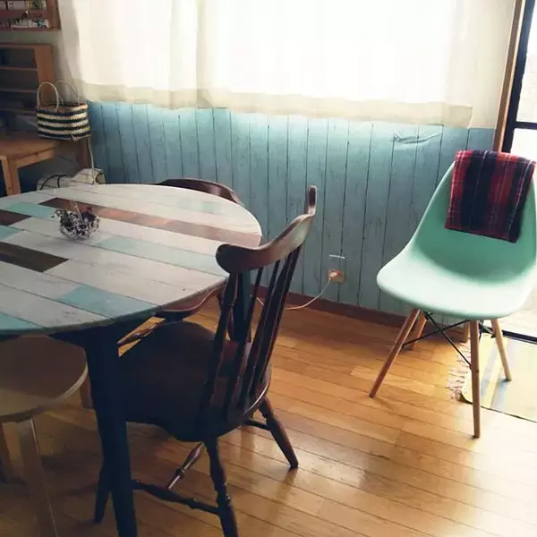 「貼るだけなのに大変身！ダイソーのリメイクシート活用術」の画像