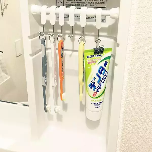 「洗面周りをスッキリ化！100均グッズを使った収納アイデア」の画像
