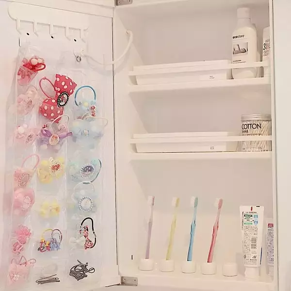 「洗面周りをスッキリ化！100均グッズを使った収納アイデア」の画像
