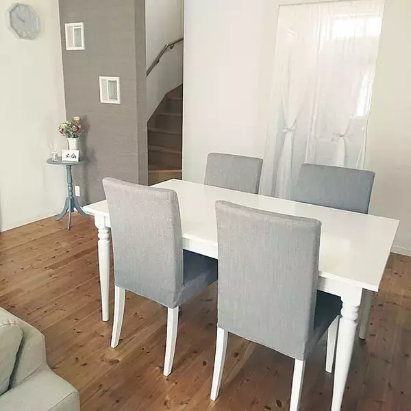 「サイドテーブルからダイニングまで！IKEAのテーブル10選」の画像