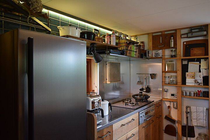 「DIYで進化を続ける、無造作を美しく見せるキッチン」 by plus710さん