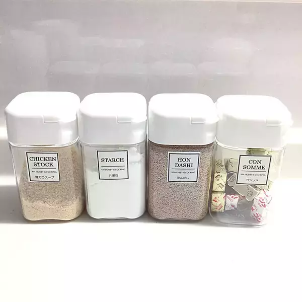 「どんなラベルでも関係なし！使えるセリアの詰め替えボトル」の画像