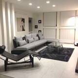 「洗練された雰囲気がたまらない☆シンプルモダンなリビング」の画像3