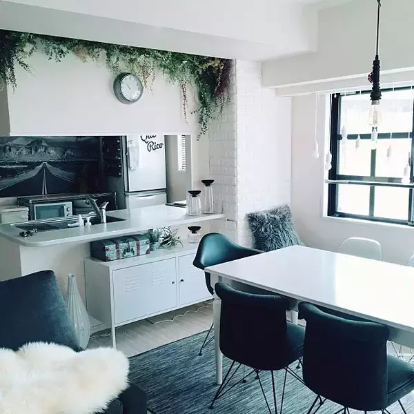 「洗練された雰囲気がたまらない☆シンプルモダンなリビング」の画像