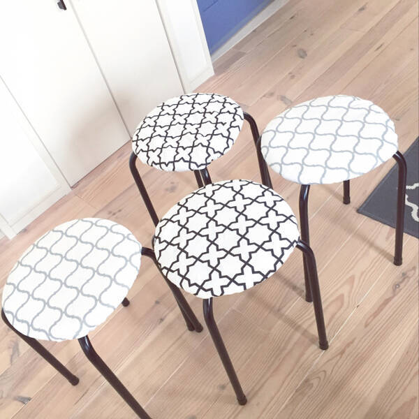 かぶせるだけでイメージチェンジ セリアの丸椅子カバー 年2月19日 エキサイトニュース