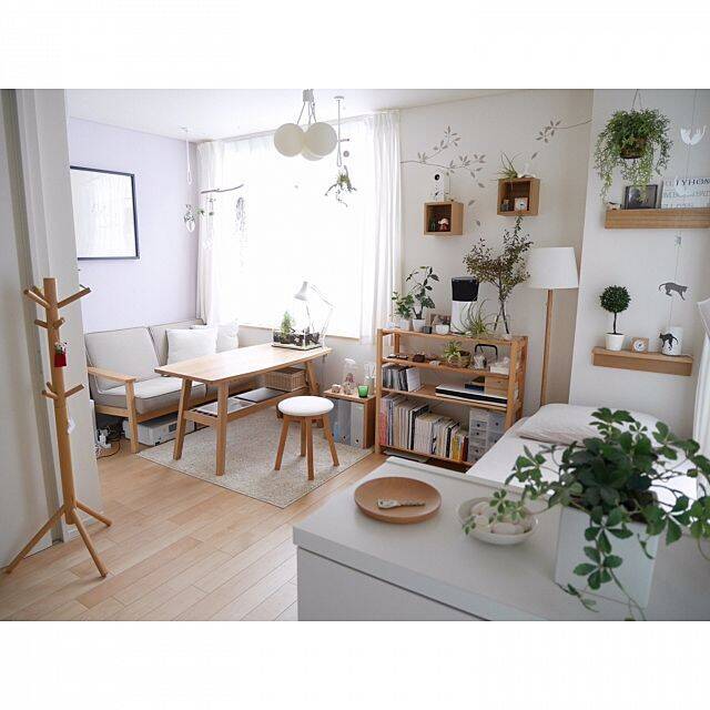 こだわり家具ゆえの魅力♪シンプルテイストのリビング