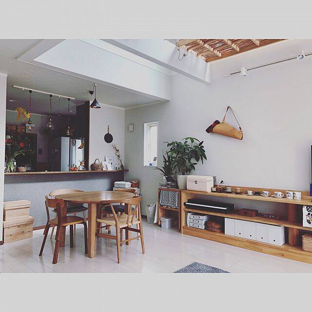 こだわり家具ゆえの魅力♪シンプルテイストのリビング