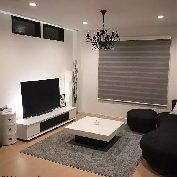 「こだわり家具ゆえの魅力♪シンプルテイストのリビング」の画像