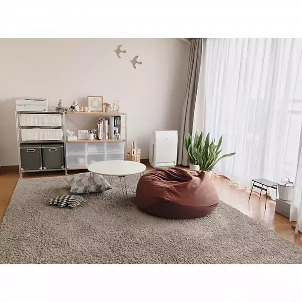 「こだわり家具ゆえの魅力♪シンプルテイストのリビング」の画像