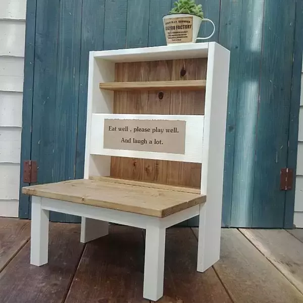 「デザインも用途もお家にぴったり！工夫満載なDIYのベンチ」の画像