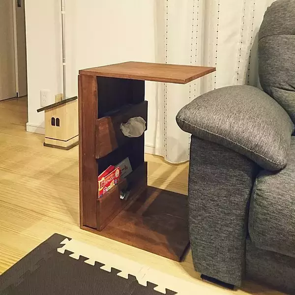 「リビングや寝室で！手軽に試せるサイドテーブルのDIY」の画像