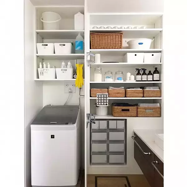 「見た目も使い勝手も良い洗面所☆センスが光る造作棚収納」の画像