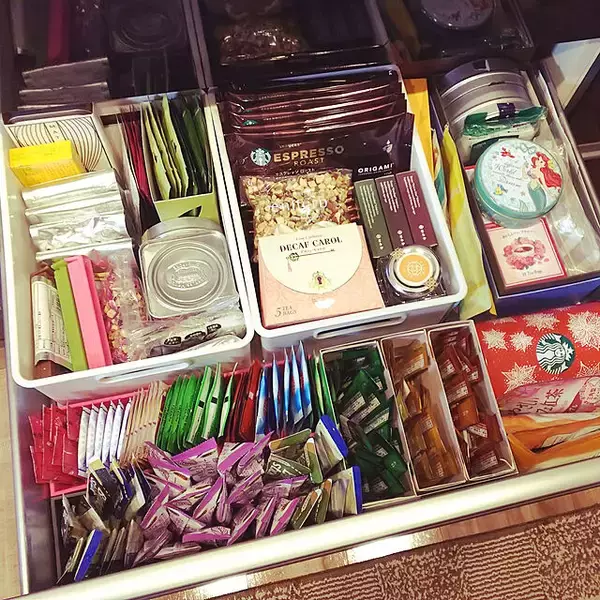 「使いやすく美しくがポイント♪コーヒーグッズの収納実例」の画像