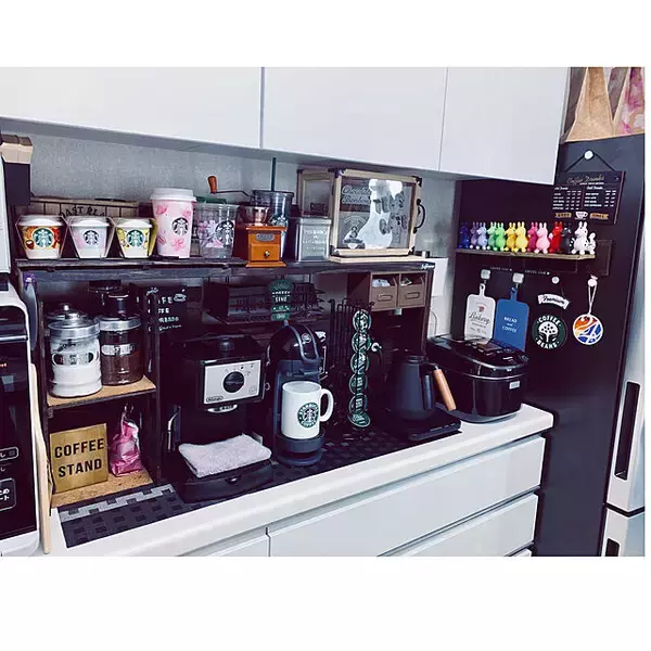 「使いやすく美しくがポイント♪コーヒーグッズの収納実例」の画像
