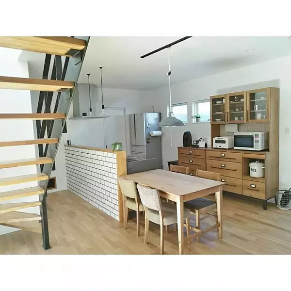 「炊飯器やレンジはどこに置く？キッチン家電の置き方実例」の画像