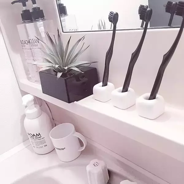 「立ててスッキリ！100均のおすすめ歯ブラシスタンド10選」の画像