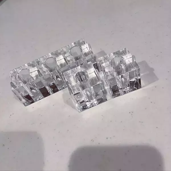 「立ててスッキリ！100均のおすすめ歯ブラシスタンド10選」の画像