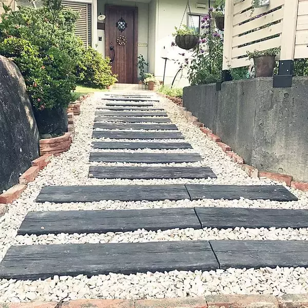 「おうちの外観も重要☆玄関やお庭の「アプローチ」ナチュラル系DIYアレンジ」の画像