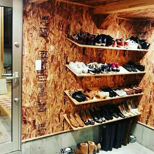「スッキリ片づいてインテリアとしても◎靴置き場DIY実例集」の画像