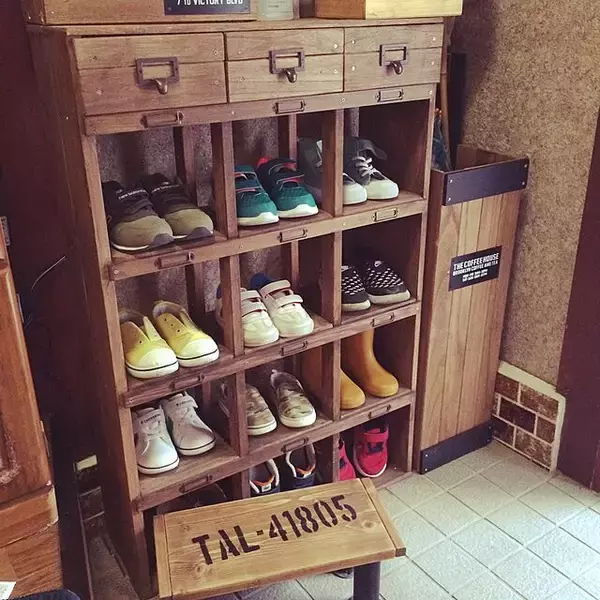 「スッキリ片づいてインテリアとしても◎靴置き場DIY実例集」の画像