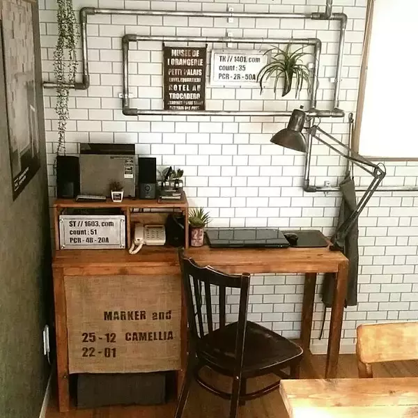 「デスク周りを整理して快適に♪作業も捗る美しいデスク周り」の画像