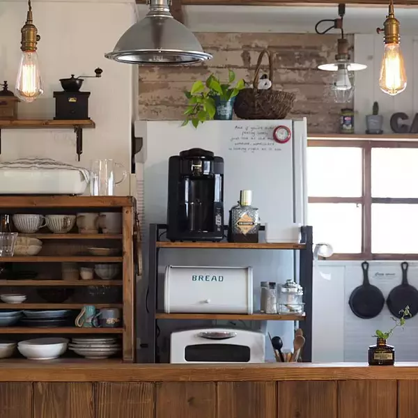 「まるでドラマのセットみたい♡レトロなキッチンが新しい」の画像