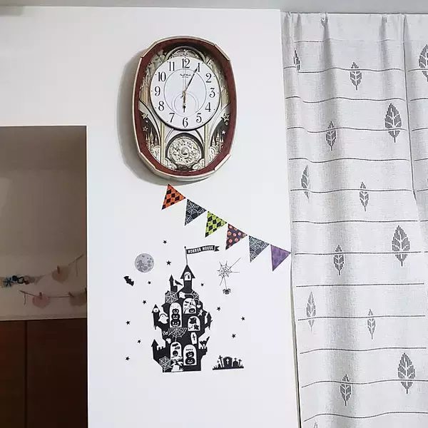 「セリアでデコる！自分らしく壁を飾るためのアイテム集」の画像