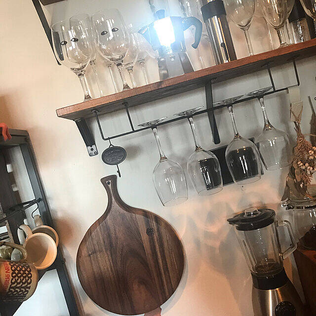 生活感なく美しく。クールエレガントな塩系インテリアキッチン