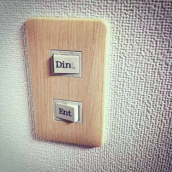 「賃貸でも安心！マスキングテープでできるスイッチ10変化」の画像