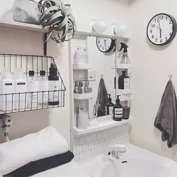 「もう悩まない！洗面所をすっきり見せる収納方法10選」の画像