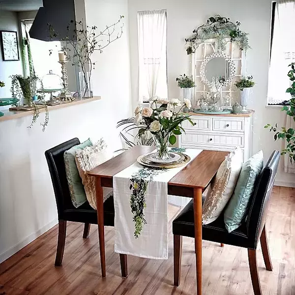 「ライフスタイル別☆ダイニングテーブルのオススメの置き方」の画像