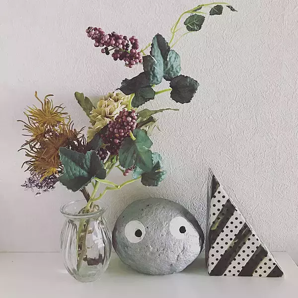 「手軽に飾って空間が華やぐ♡ダイソーのフェイクフラワー」の画像