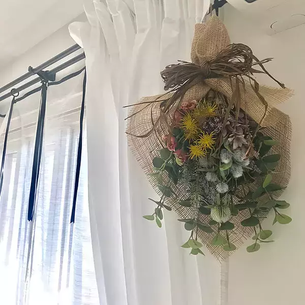 「手軽に飾って空間が華やぐ♡ダイソーのフェイクフラワー」の画像