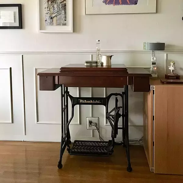 「受け継がれる想い。アンティークのミシン台リメイク実例集」の画像