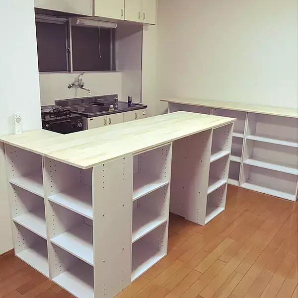 「キッチンをセンスアップ☆キッチンカウンターのDIY実例」の画像