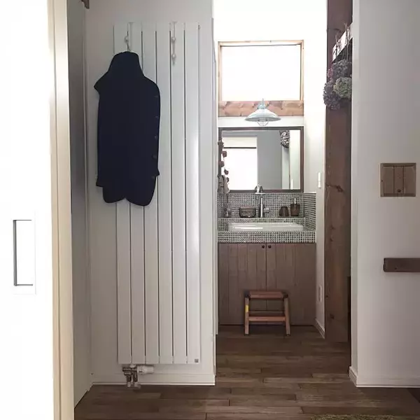 「こうすればよかった！脱いだ上着のベストな置き場所実例集」の画像