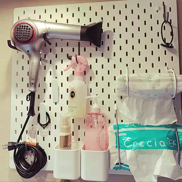「こんな方法があったんだ！ドライヤーの便利な収納実例」の画像