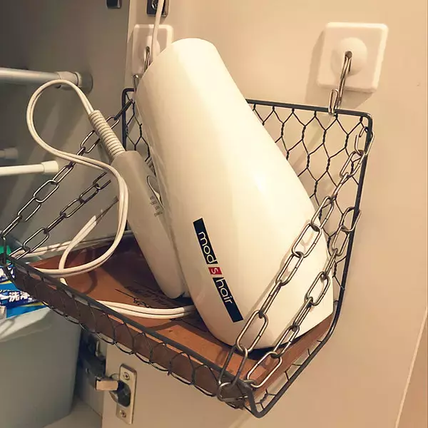 「こんな方法があったんだ！ドライヤーの便利な収納実例」の画像