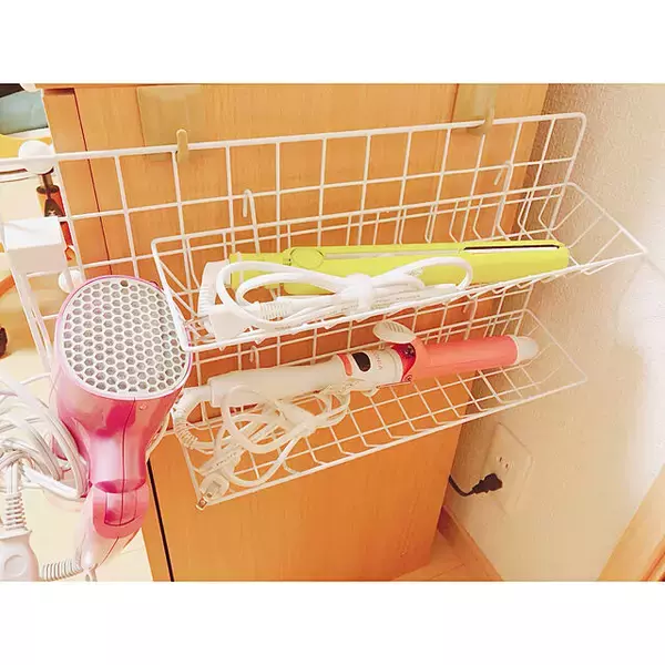 「こんな方法があったんだ！ドライヤーの便利な収納実例」の画像