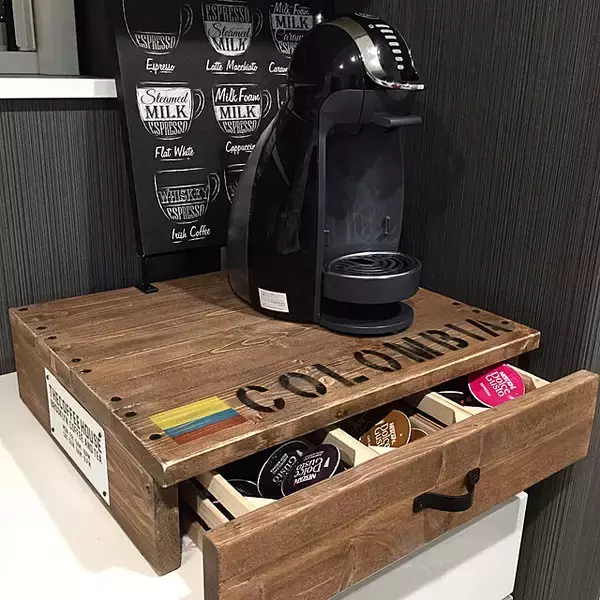 「素朴な風合いがたまらなく魅力的♡木箱のキッチン収納」の画像