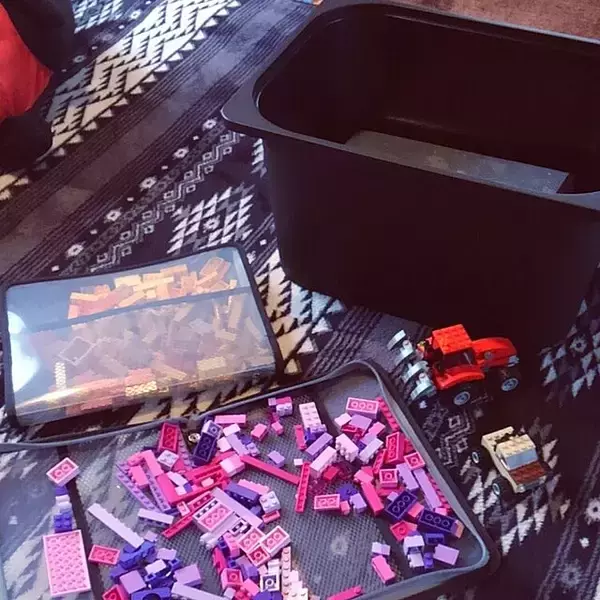 「もうイライラしない♪遊びも片付けも楽しくなるレゴ収納」の画像