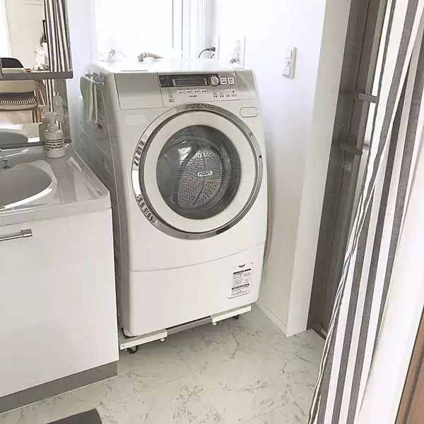 「こまめに掃除して清潔に☆洗濯機をキレイに保つ方法」の画像