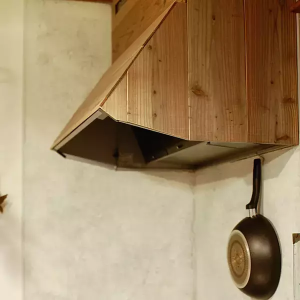 「もっと快適なキッチンに♪扉・壁・換気扇のリメイク集」の画像