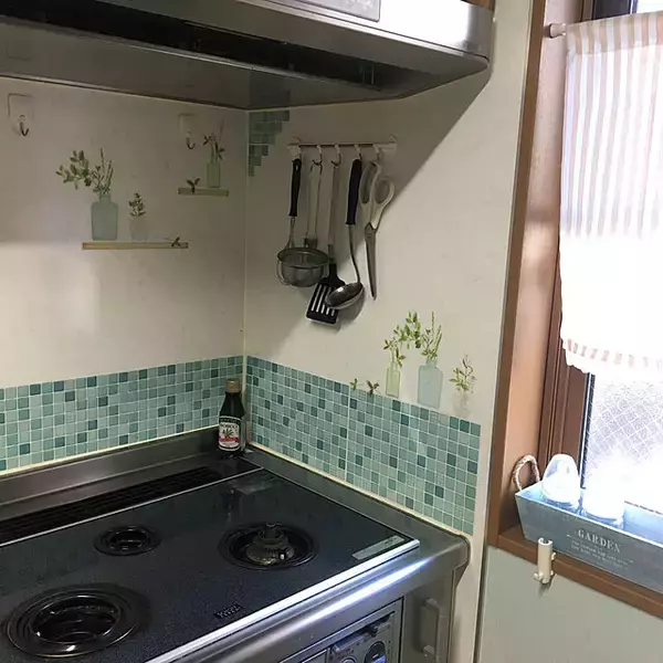 「もっと快適なキッチンに♪扉・壁・換気扇のリメイク集」の画像