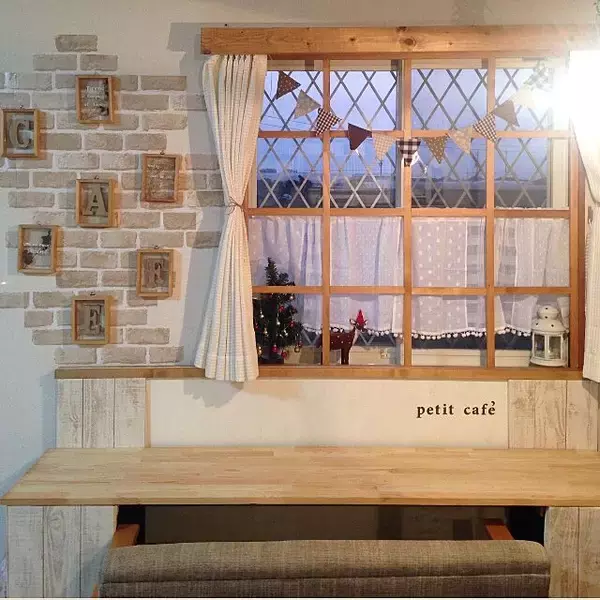 「ナチュラルインテリアにぴったり♡フェンスや窓枠のDIY」の画像