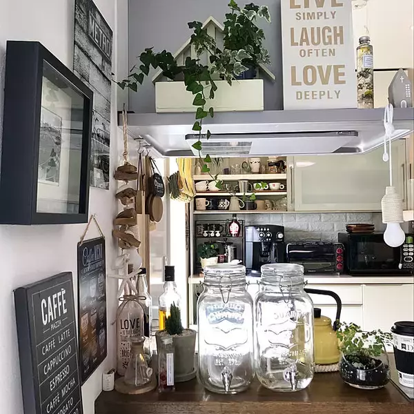 「おうちカフェはどう作る？カフェ風インテリアの実例紹介」の画像