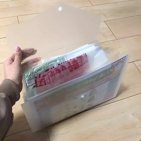 「スマートにしまえるからお部屋が片付く！ゴミ袋の収納術」の画像